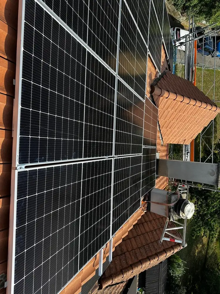 Installation photovoltaïque autour d’une cheminée